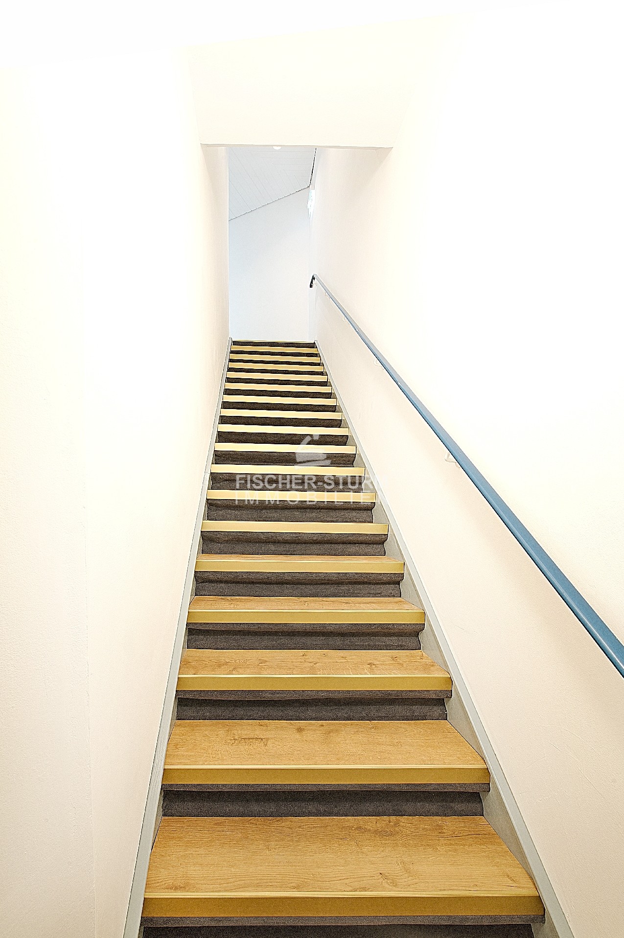 Treppe zum 1. OG