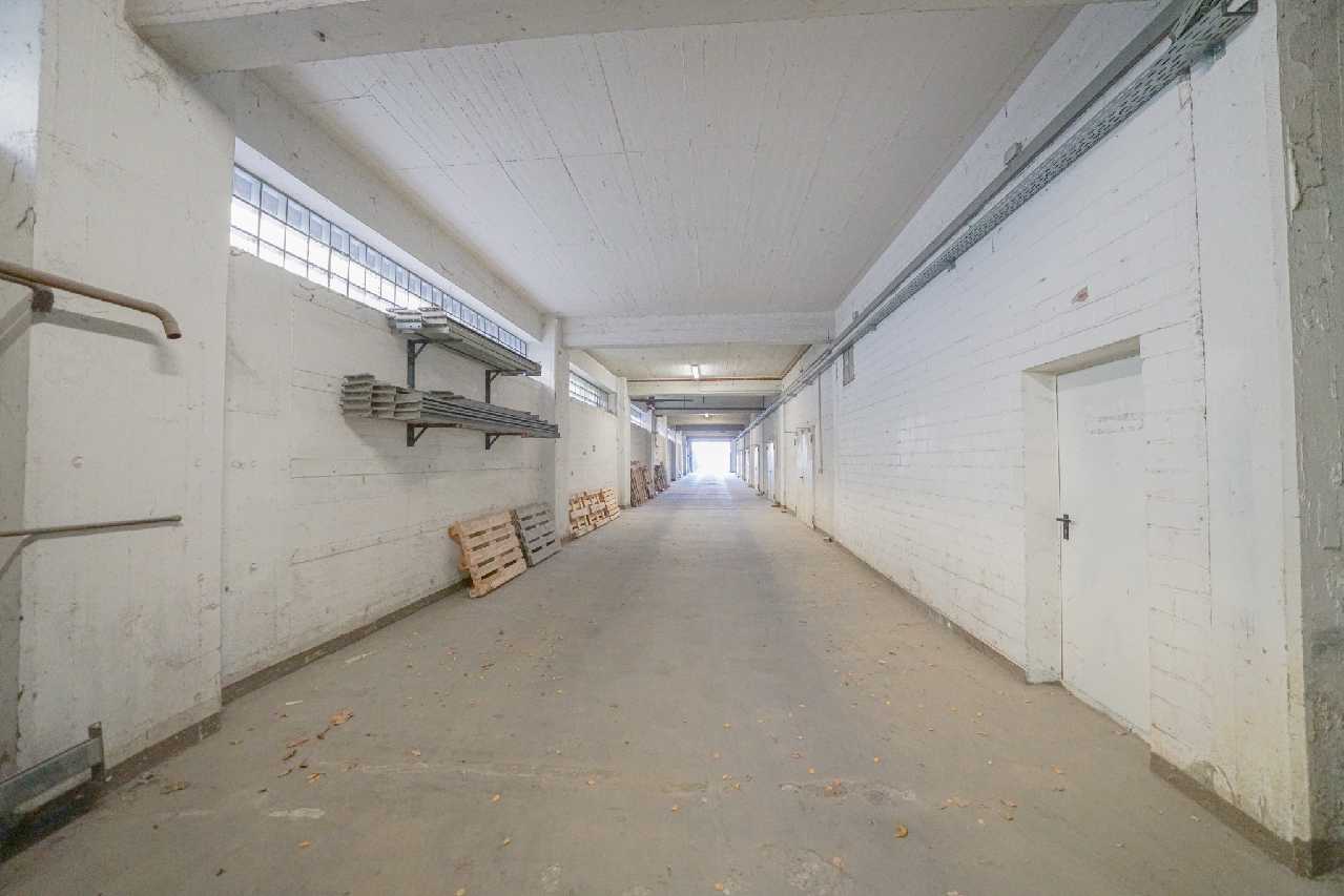 Zuwegung zum Lagerraum