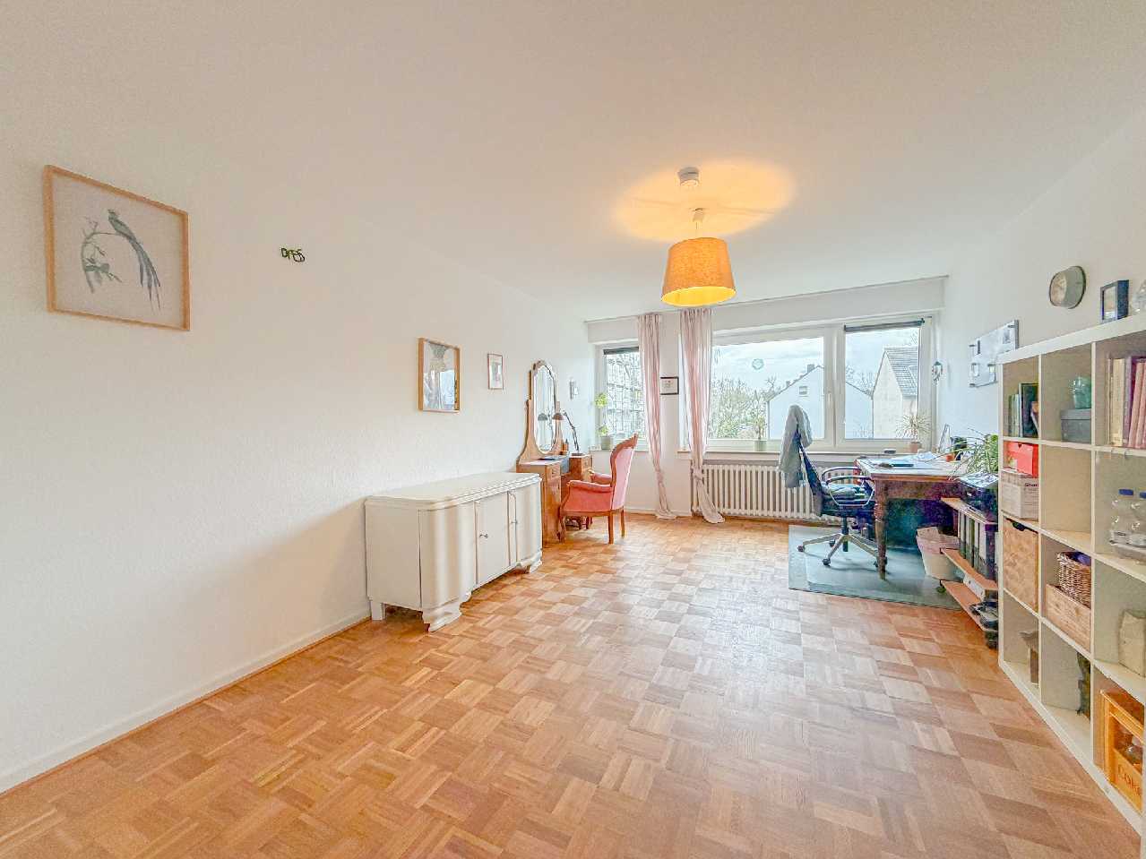 Kinderzimmer/Home-Office