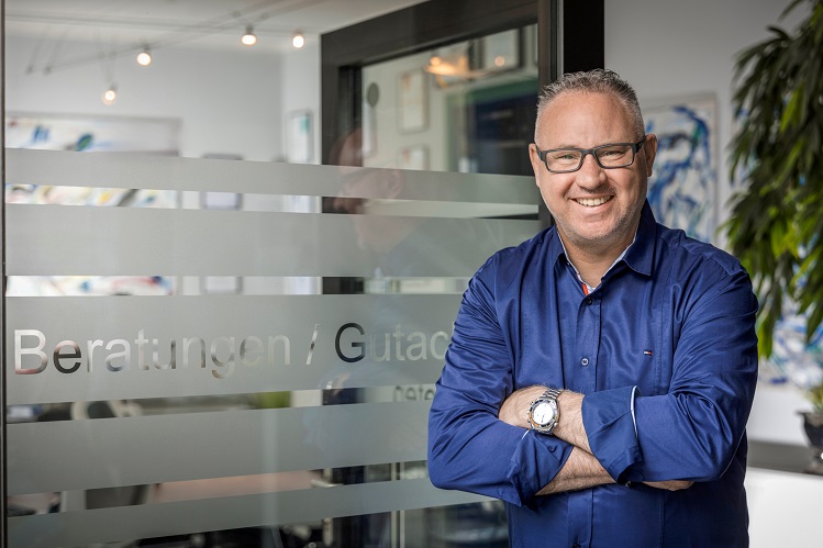 Ihre Fragen sind bei uns willkommen !