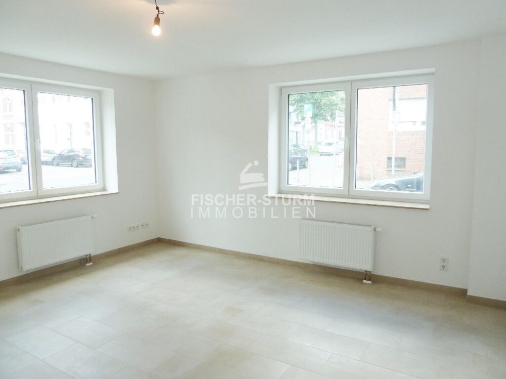 helles Wohn-/Schlafzimmer