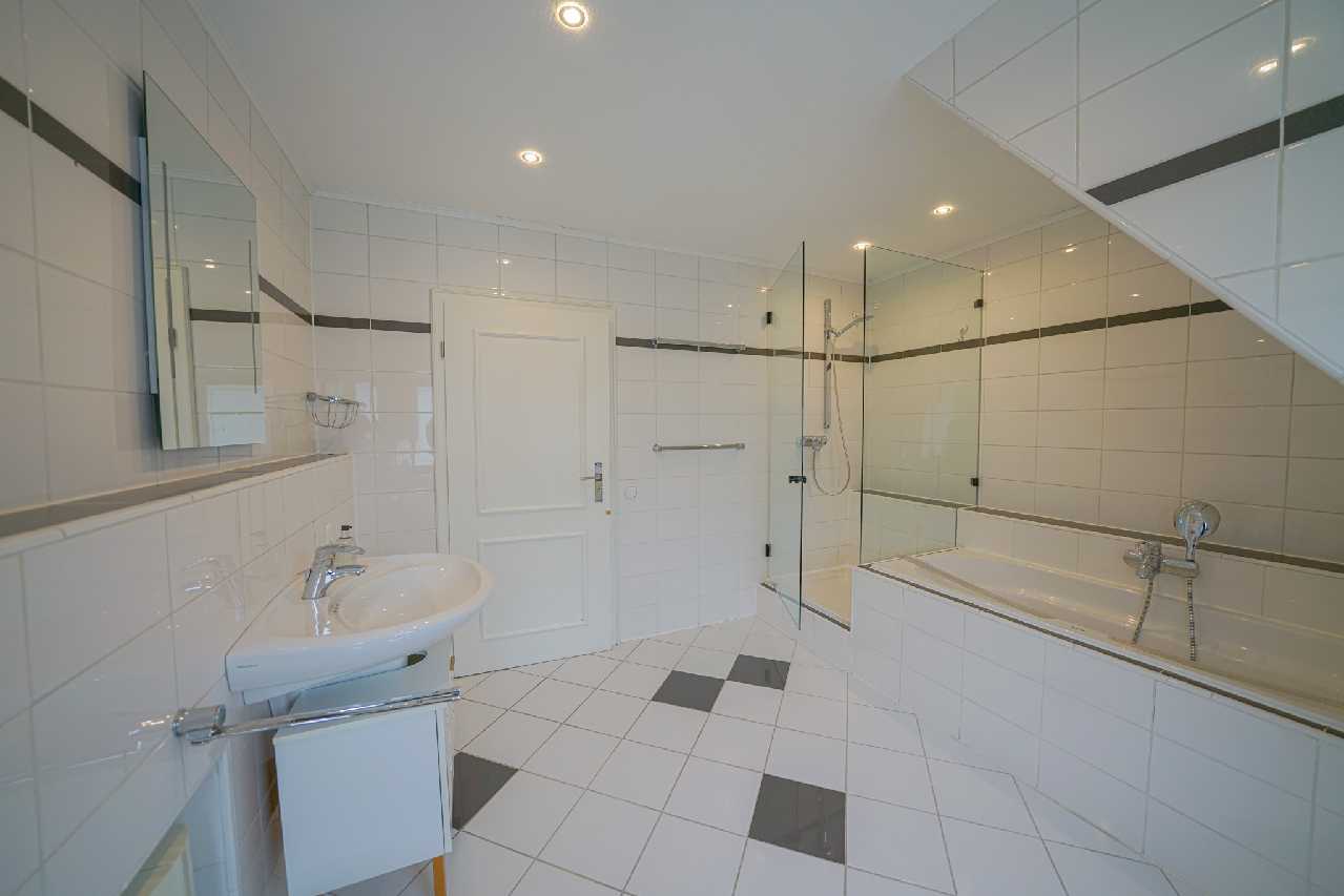 Badezimmer 1. OG