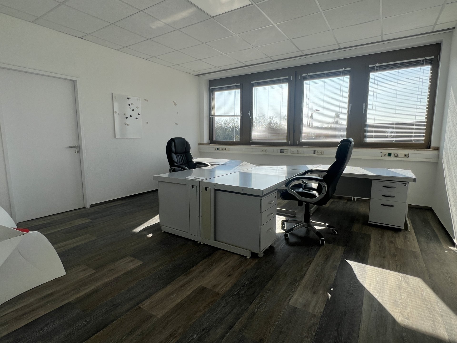 Büro 4