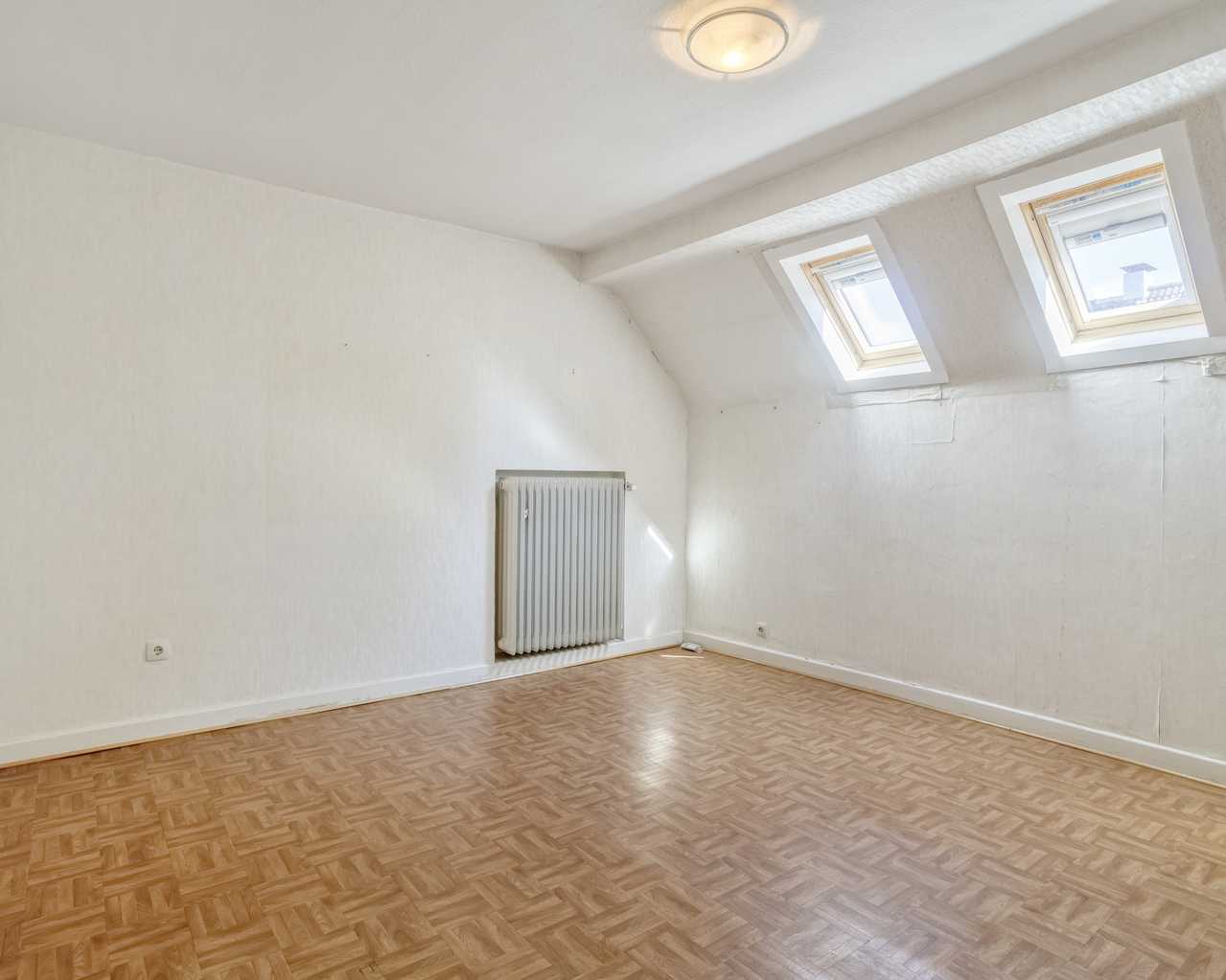 Schlafzimmer (DG)