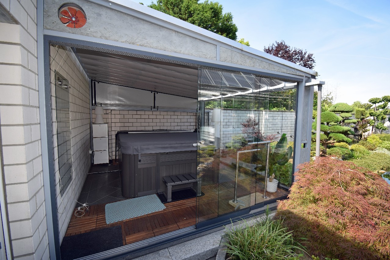 Poolhaus