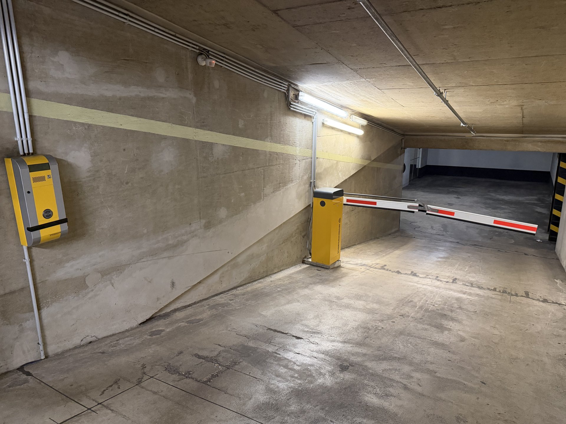 Tiefgaragenzufahrt