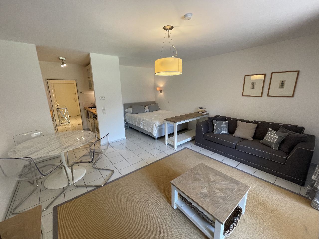 Wohn- Schlafzimmer 2. Blick