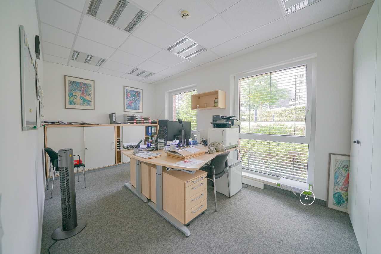 Büro 1