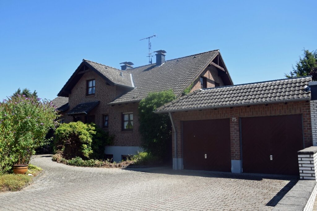 Straßenansicht