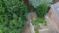 Gemüse und Obstgarten mit Pfirsichbäumen