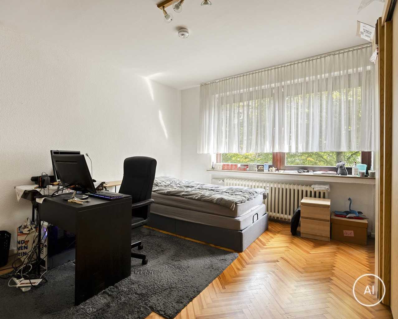 Erstes Schlafzimmer