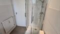Bad 2. Blick mit Dusche