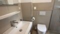 Gäste-WC mit Dusche