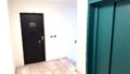 gepflegtes Treppenhaus + Lift