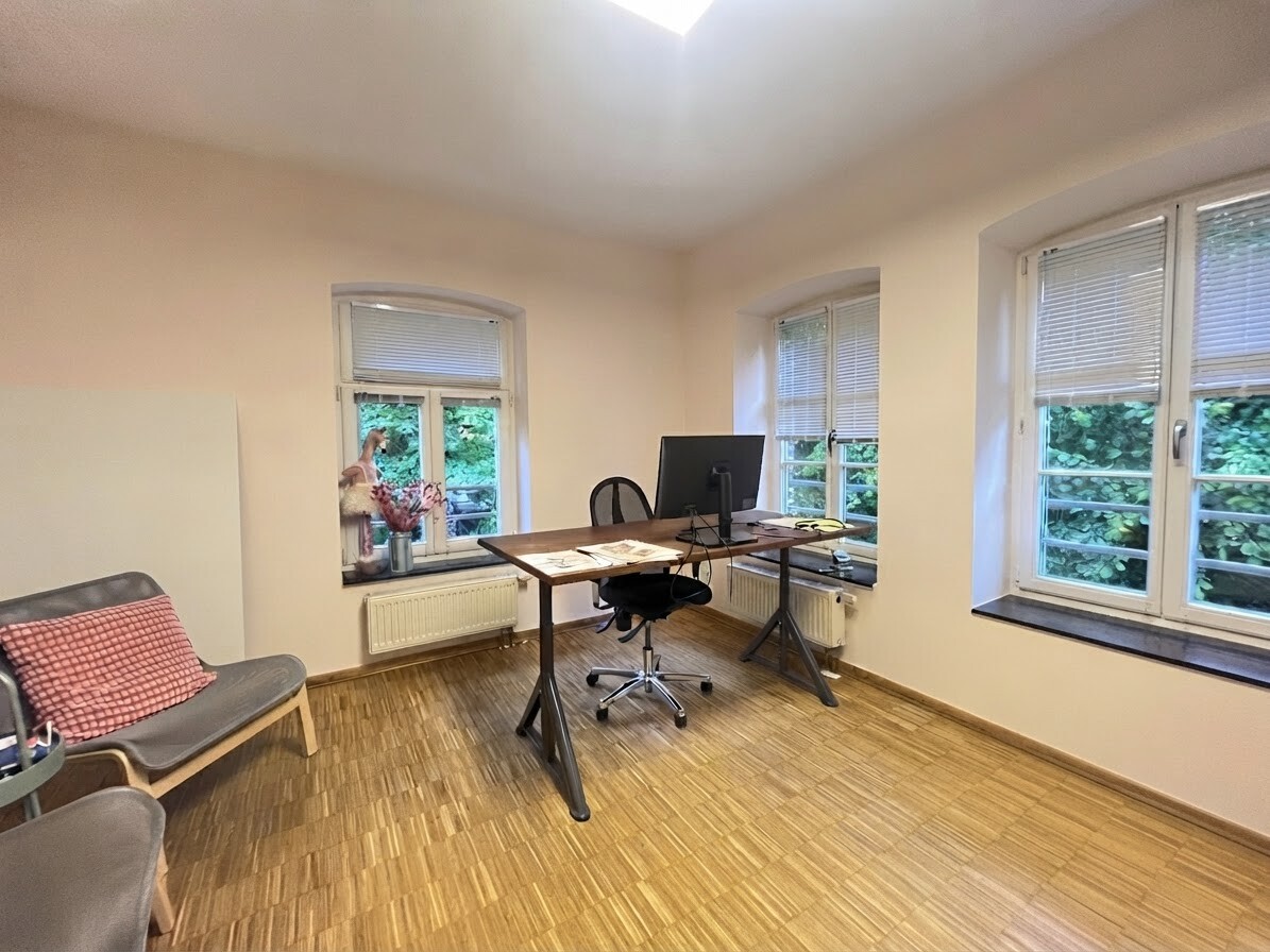 Büro 1